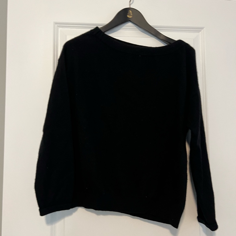 Vince Elegant Black Crew Neck Sweater